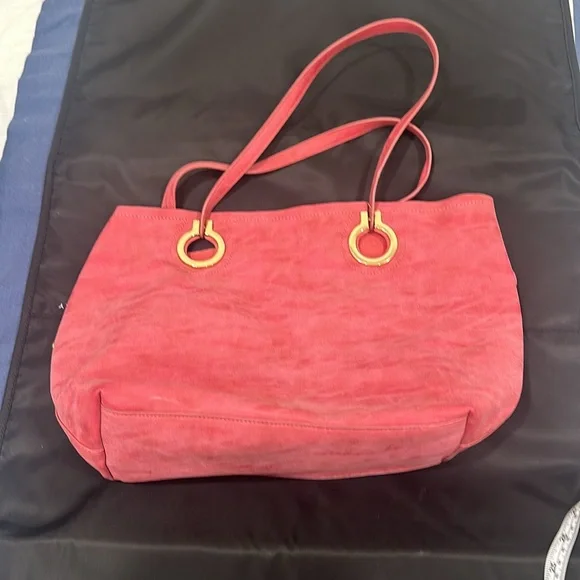Pink tote in good used condition - Picture 2 of 9